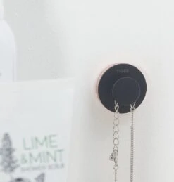 Tiger Urban Toiletaccessoireset - Toiletborstel Met Houder - Toiletrolhouder Met Klep - Handdoekhaak - Zwart -Badkamer Accessoires Winkel 1144x1200