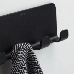 Tiger Colar - Handdoekhaak Multi - Zwart 17 Tiger Colar - Handdoekhaak Multi - Zwart -Badkamer Accessoires Winkel 1196x1200 1