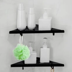 Dubbele Doucherek Zwart Zonder Boren – Sterke Lijmbasis - Badkamer Rek – Hoek – Doucherekjes – Incl. Schroeven – Incl. 2 Haken -Badkamer Accessoires Winkel 1200x1200 1109