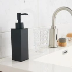 VDN Stainless Zeeppompje - Zeepdispenser - Zeeppompje Vrijstaand - Zwart - Vierkant - RVS -Badkamer Accessoires Winkel 1200x1200 1449