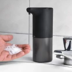 MikaMax Automatische Zeepdispenser - Zeeppompje - Oplaadbaar - Foam Technologie - Infrarood Sensor - Mat Zwart - 350ml 13 MikaMax Automatische Zeepdispenser - Zeeppompje - Oplaadbaar - Foam Technologie - Infrarood Sensor - Mat Zwart - 350ml -Badkamer Accessoires Winkel 1200x1200 1500