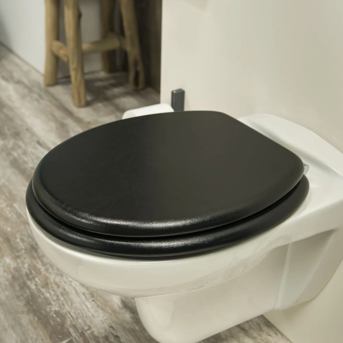 Tiger Leatherlook - Toiletbril - WC Bril - MDF - Zwart 6 Tiger Leatherlook - Toiletbril - WC Bril - MDF - Zwart - Afbeelding 4