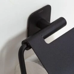 Tiger Colar - Toiletrolhouder Met Klep - Zwart -Badkamer Accessoires Winkel 1200x1200 376