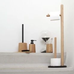 Sealskin Earth - Toiletborstel Met Houder Vrijstaand - Eiken 16 Sealskin Earth - Toiletborstel Met Houder Vrijstaand - Eiken -Badkamer Accessoires Winkel 1200x1200 804