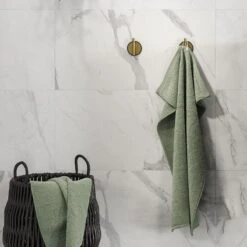 Tiger Tune - Toiletaccessoireset - Toiletborstel Met Houder - Toiletrolhouder Zonder Klep - Handdoekhaak – Messing Geborsteld / Zwart -Badkamer Accessoires Winkel 1200x1200 922