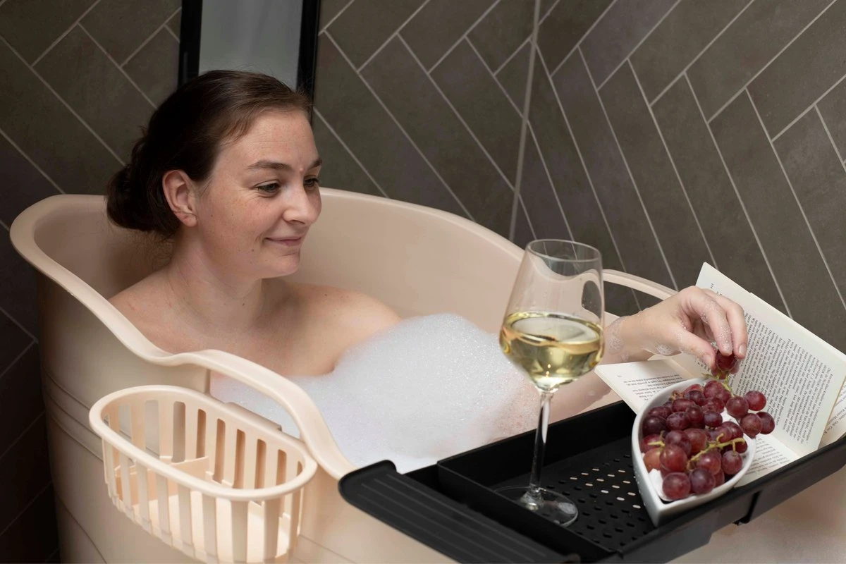 HelloBath® - Bath Bucket - XL - 125 Cm - Brazilian Sand - Zitbad - Ligbad (Verzending In Doos) - Incl. Badplank En Kraantje 9 HelloBath® - Bath Bucket - XL - 125 Cm - Brazilian Sand - Zitbad - Ligbad (Verzending In Doos) - Incl. Badplank En Kraantje - Afbeelding 7