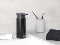 Brabantia Zeepdispenser - 200 Ml - Matt Black 15 Brabantia Zeepdispenser - 200 Ml - Matt Black -Badkamer Accessoires Winkel 1200x899 5
