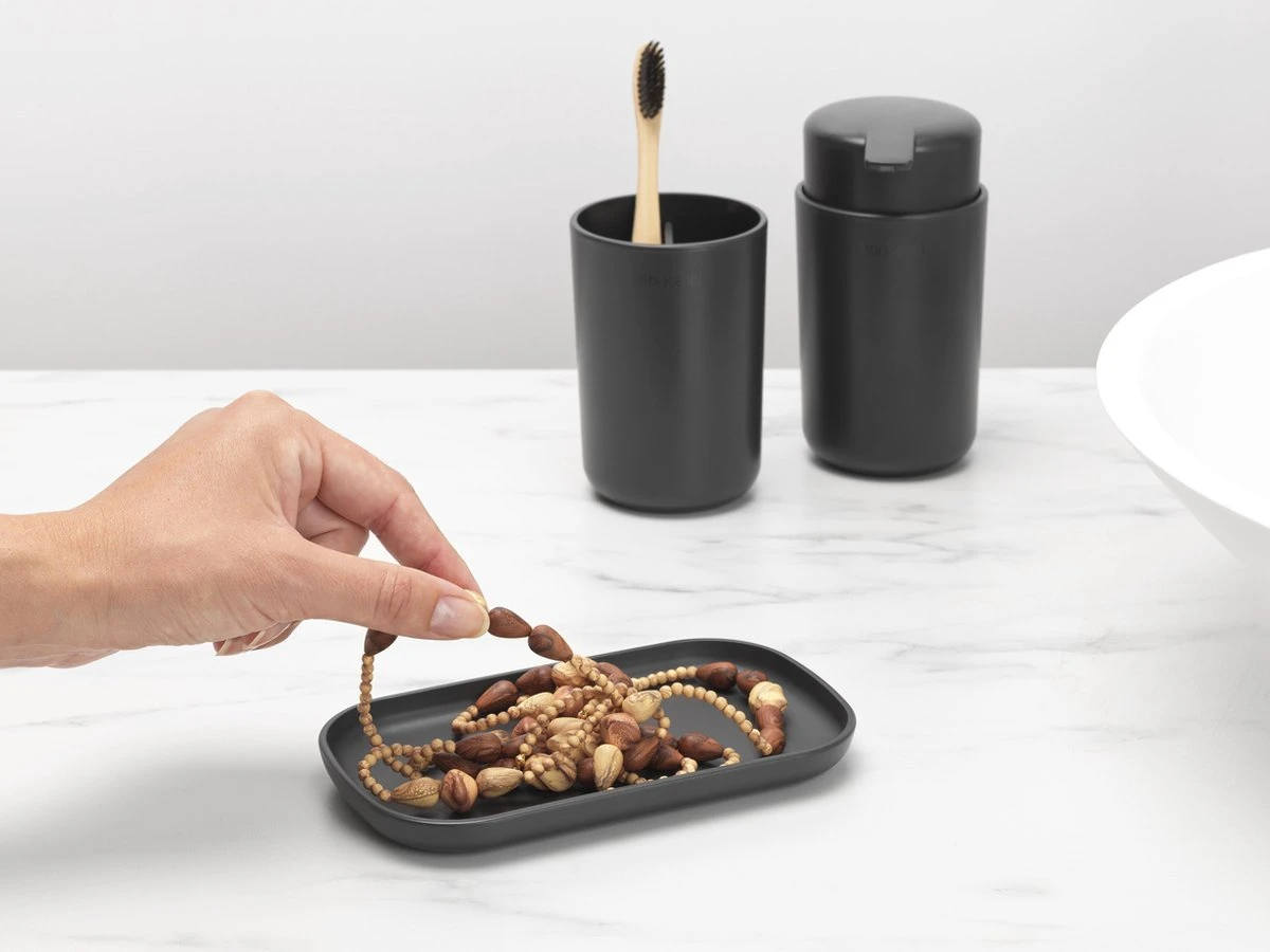 Brabantia ReNew Badkameraccessoires Set - 3-delig - Dark Grey 5 Brabantia ReNew Badkameraccessoires Set - 3-delig - Dark Grey - Afbeelding 3