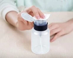 Doodadeals® Pompflesje - 2 Stuks X 220 Ml - Navulbaar - Pompfles - Pompflacon Leeg - 2x Pomp Dispenser - Voor Nagellak Remover - Make-up Remover - Alcohol -Badkamer Accessoires Winkel 1200x947 3