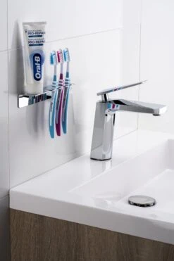 Sagittarius One 40S1 Tandenborstelhouder Chroom | Opzetborstelhouder Zonder Boren | Verchroomd Roestvrij Staal Tandenborstelhouder Hangend | Passend Voor Alle Grote Merken 13 Sagittarius One 40S1 Tandenborstelhouder Chroom | Opzetborstelhouder Zonder Boren | Verchroomd Roestvrij Staal Tandenborstelhouder Hangend | Passend Voor Alle Grote Merken -Badkamer Accessoires Winkel 800x1200 26