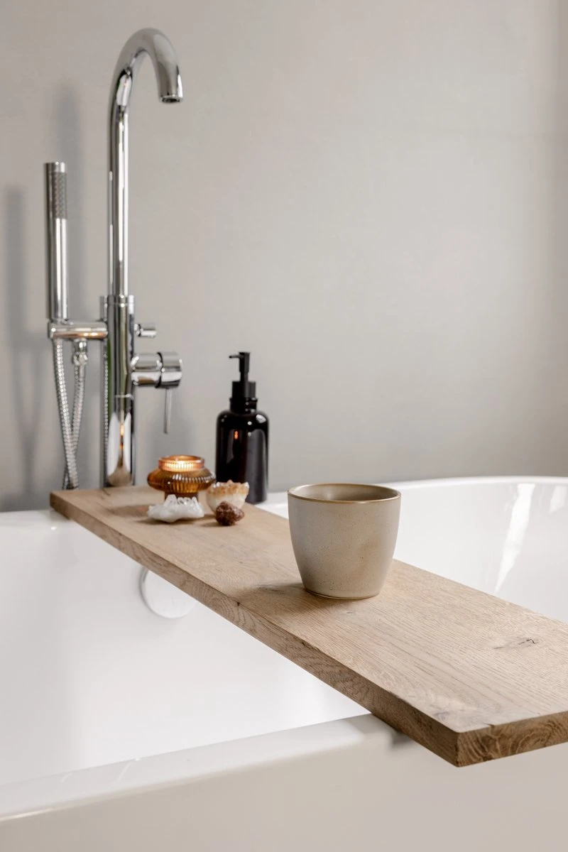 Badplank Eiken 80 Cm – Warm Eikenhout – Badplank Voor In Bad – Handgemaakt – Duurzaam En Sterk Hout – Sfeervol En Warme Uitstraling 3 Badplank Eiken 80 Cm – Warm Eikenhout – Badplank Voor In Bad – Handgemaakt – Duurzaam En Sterk Hout – Sfeervol En Warme Uitstraling