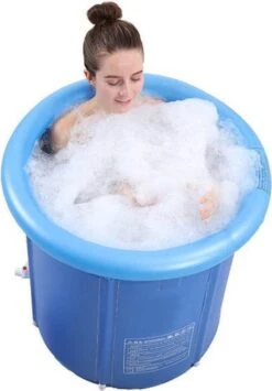 OpblaasbaarDirect | Opblaasbaar Bad - 1 Persoons Balkonbad - IJsbad / Tub Met Afvoerslang En Opblaasbare Rand - Met Comfortable Zitting - 75x80cm - Ijschallenge 11 OpblaasbaarDirect | Opblaasbaar Bad - 1 Persoons Balkonbad - IJsbad / Tub Met Afvoerslang En Opblaasbare Rand - Met Comfortable Zitting - 75x80cm - Ijschallenge -Badkamer Accessoires Winkel 835x1200 6