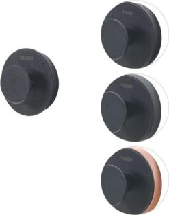 Tiger Urban Toiletaccessoireset - Toiletborstel Met Houder - Toiletrolhouder Met Klep - Handdoekhaak - Zwart -Badkamer Accessoires Winkel 947x1200