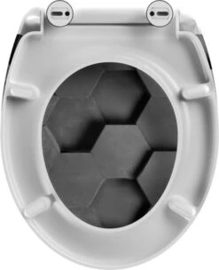 SCHÜTTE WC-Bril 82392 GREY HEXAGONS - Duroplast - Soft Close - Afklikbaar - RVS-Scharnieren - Decor - 3-zijdige Print 17 SCHÜTTE WC-Bril 82392 GREY HEXAGONS - Duroplast - Soft Close - Afklikbaar - RVS-Scharnieren - Decor - 3-zijdige Print -Badkamer Accessoires Winkel 976x1200 4